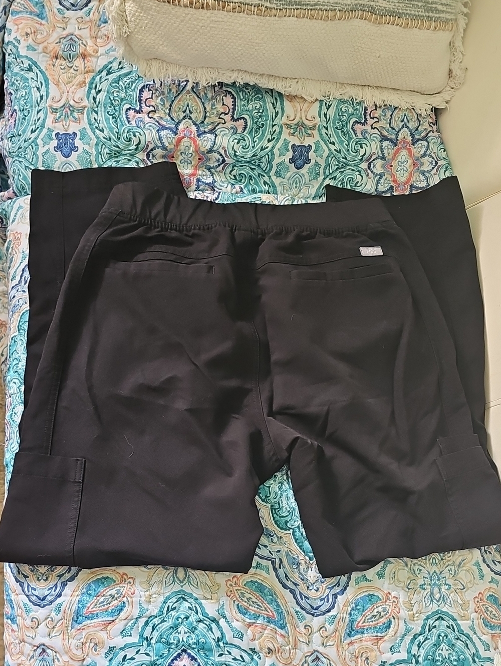Figs Black Straight-Leg Scrub Pants Size  M /S Two Back Pockets And Side Pocket - Picture 7 of 9